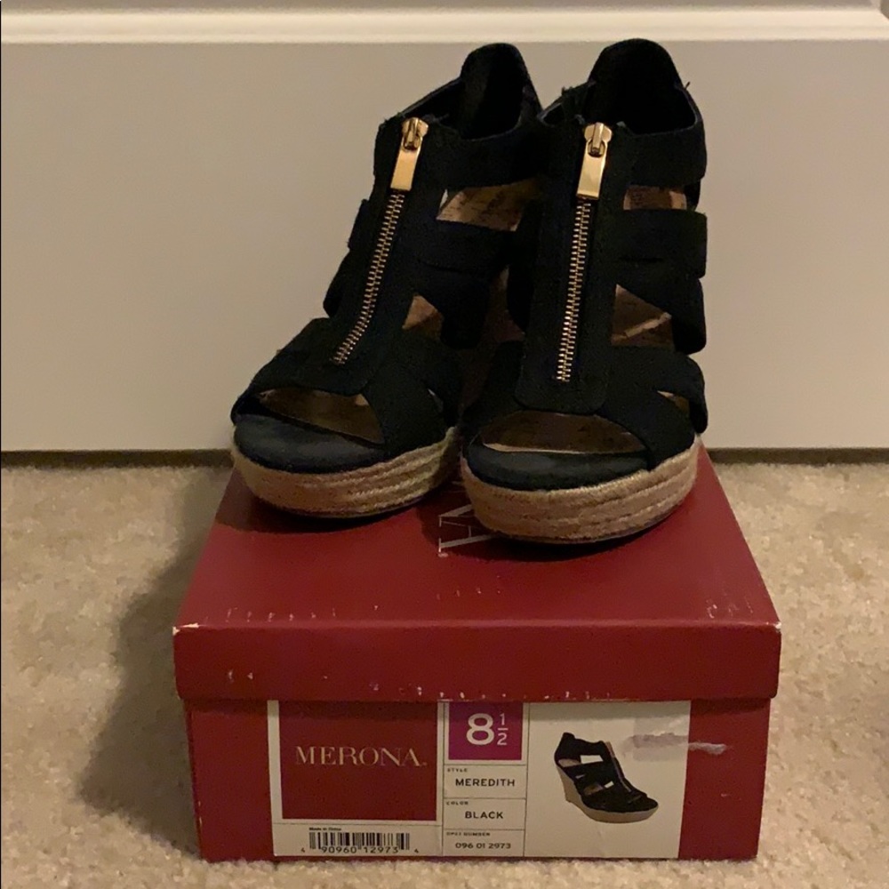 Black Wedges